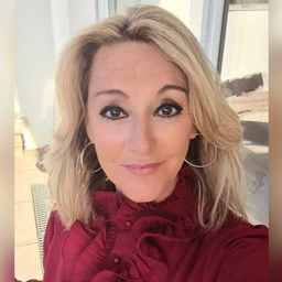 Esther Gomez-Pollok