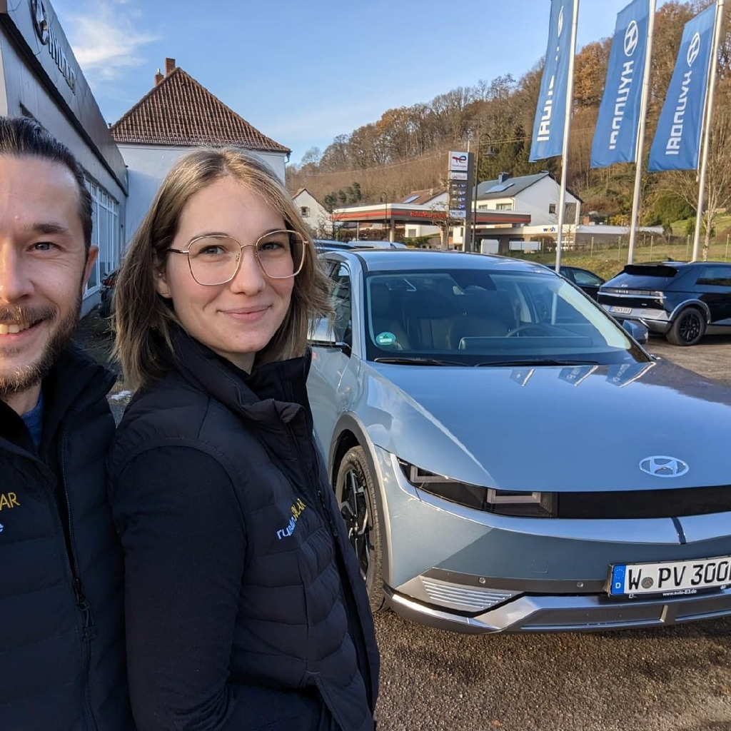 Janine Madaj Assistentin der Geschäftsführung rundumSOLAR GmbH XING