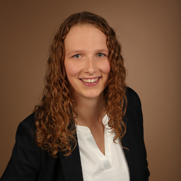 Dr. Julia Budde