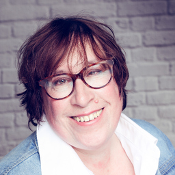 Angelika Zeuschner-Aziglossou