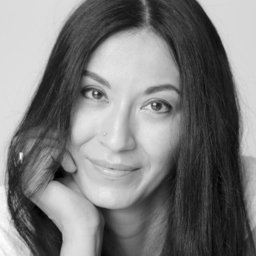 Nergis Farhangi