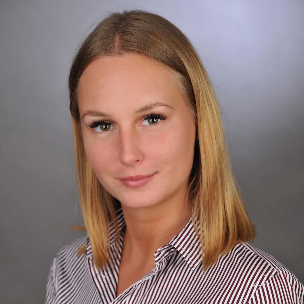 Social Media Profilbild Jana Lizzy Nauer Stuttgart
