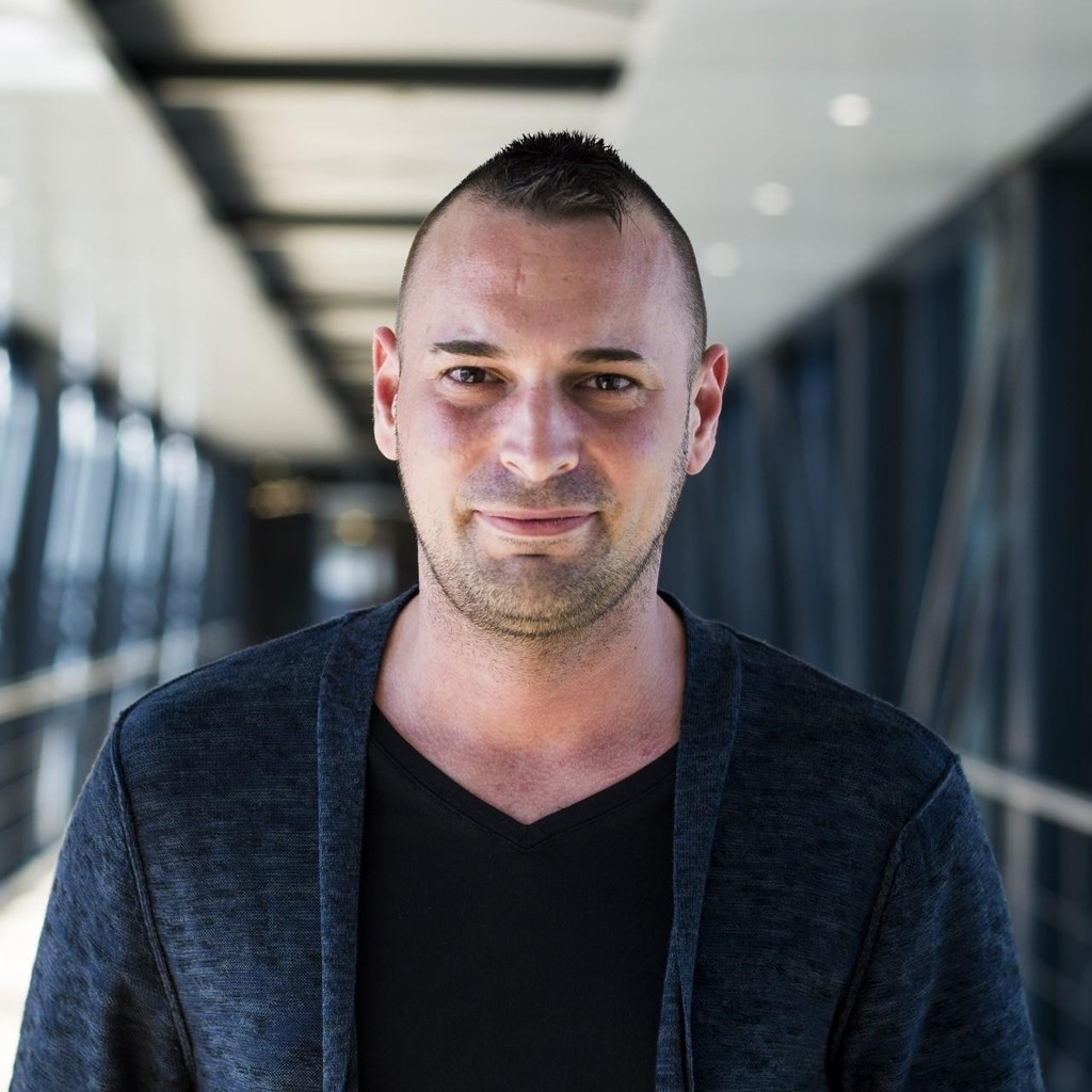 Social Media Profilbild Tim Burda Hamburg