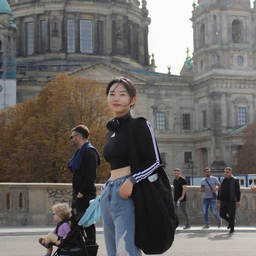 Suji Lee