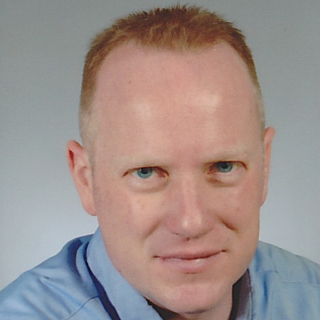 Roland Hering Personalsachbearbeiter/ HR Consultant SUMMIT IT