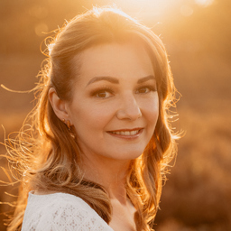 Viktoria Schander (in Elternzeit)