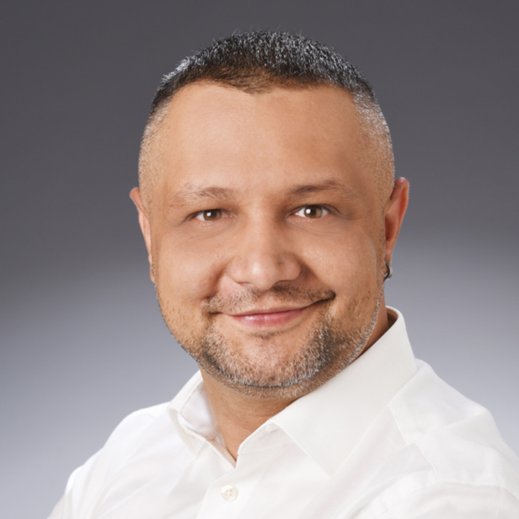 Fisnik Sadiku Betriebsleiter Praxisfirma Santibook Santis Training