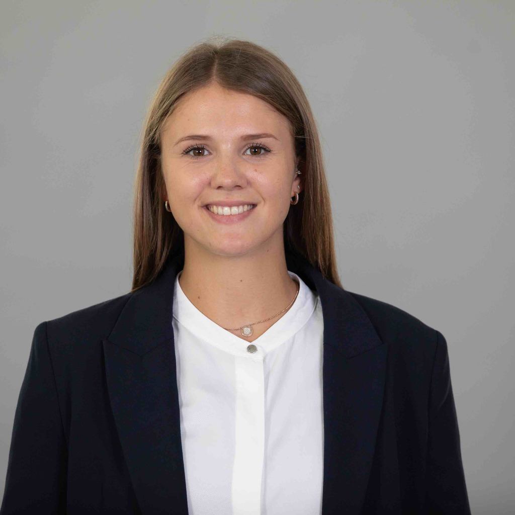 Laura Back Praktikantin Recruiting iprofile GmbH, ein Unternehmen