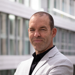 Helge Adrian