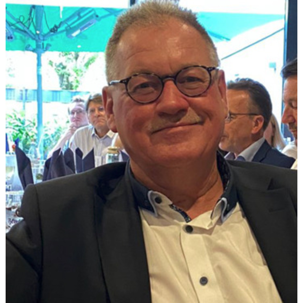 Stefan Brings Bezirksdirektor RheinLand Versicherung AG XING