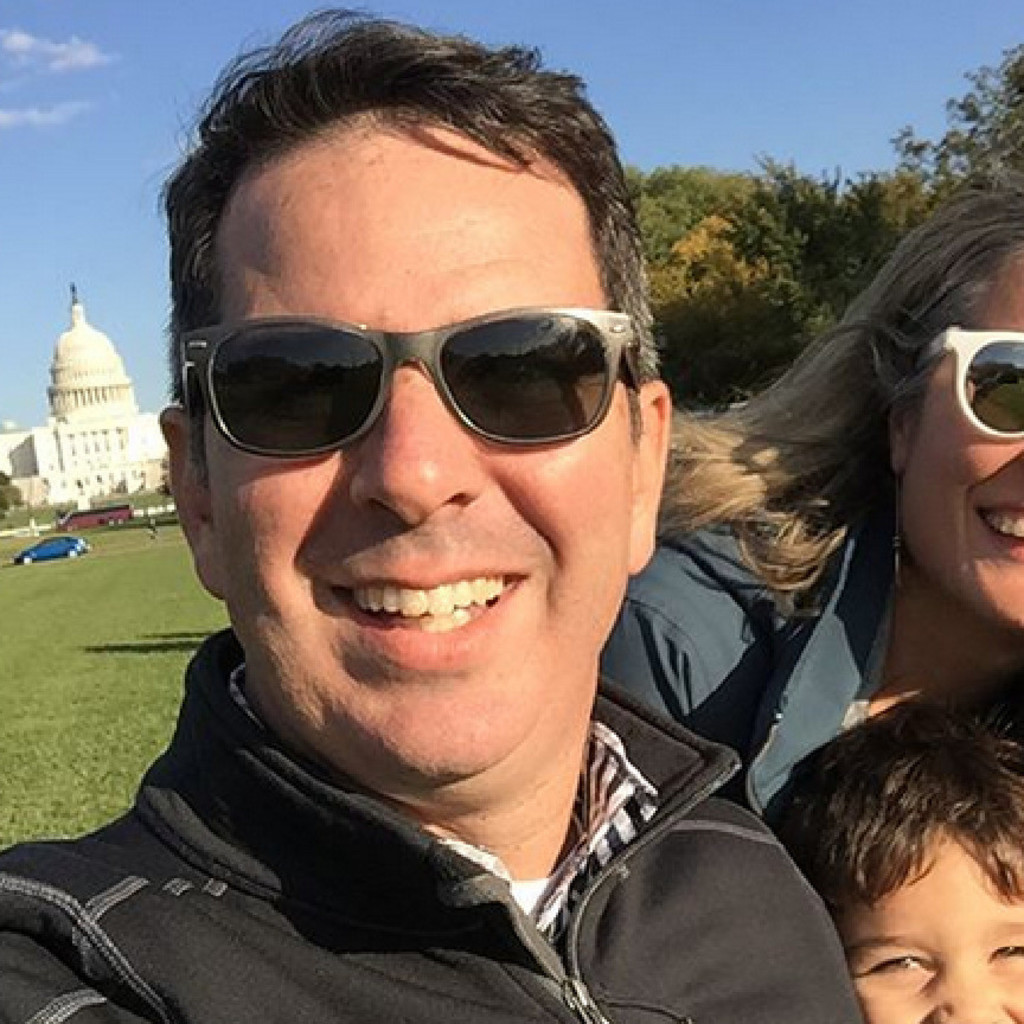 Barry Parker Researcher and project manager MyCustomEssays writing