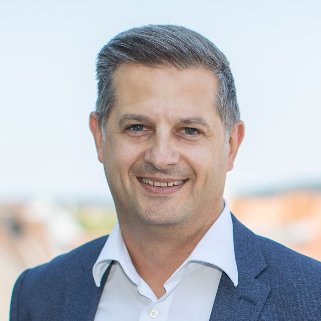 Vasil Minev Linienmanager IT Konzern Versicherungskammer XING