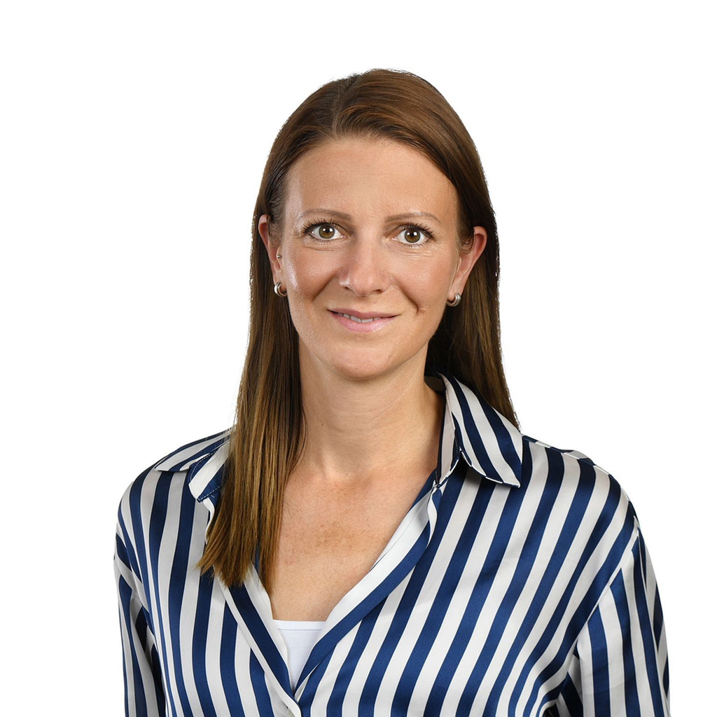 Julia Born Customer Relationship Manager Haufeumantis AG XING