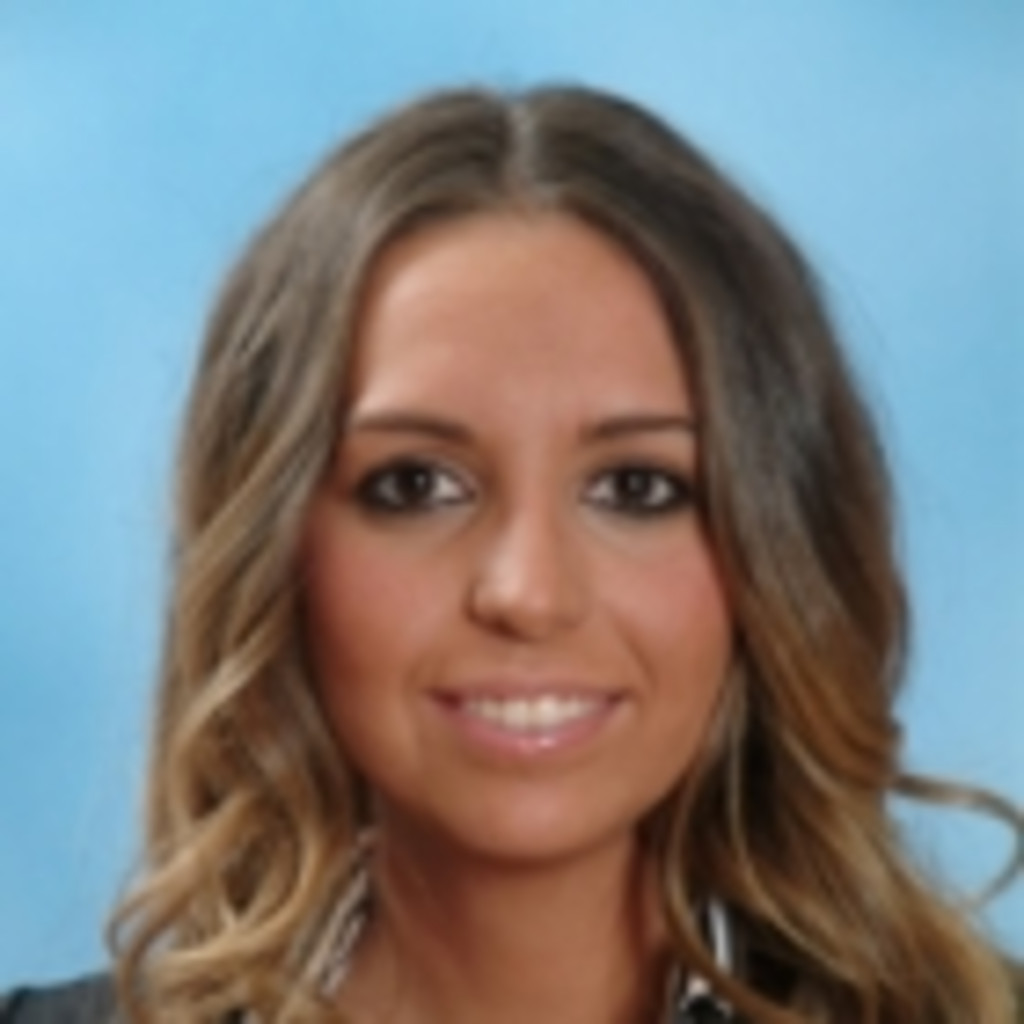 Laura Bernal Vivo Marketing y gestión Comercial ESIC Bussiness