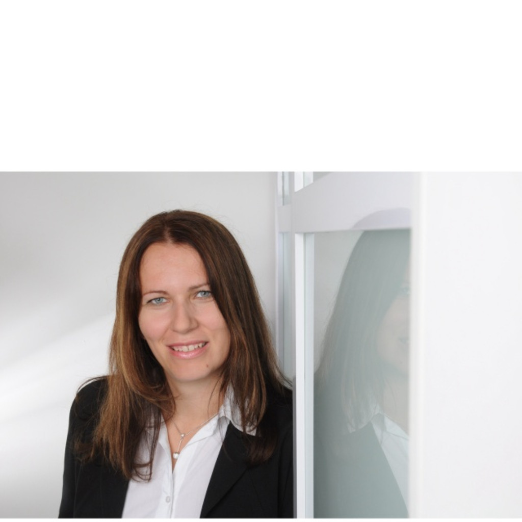 Dana Tomanova Senior Vice President Svp Credit Office Hamburg Commercial Bank Ag Xing 6651