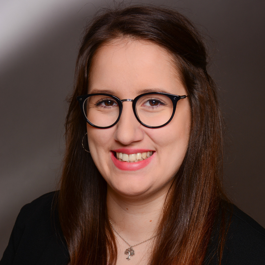 Stefanie Hecker Praktikantin allaboutHRLaw XING