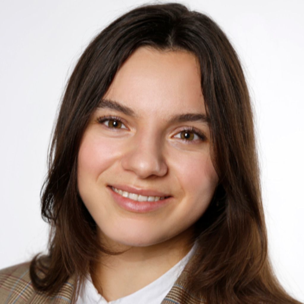 Susanne Gillig Client Associate AlphaSights XING