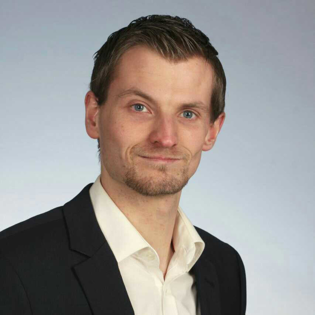 Martin Lücker Abteilungsleitung Systemverkehre Bernhard Messing