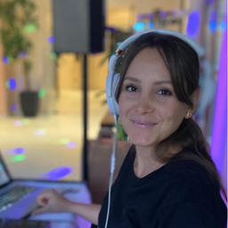 Gizem Yaldiz / "Get a Dee Jay"'s profile picture