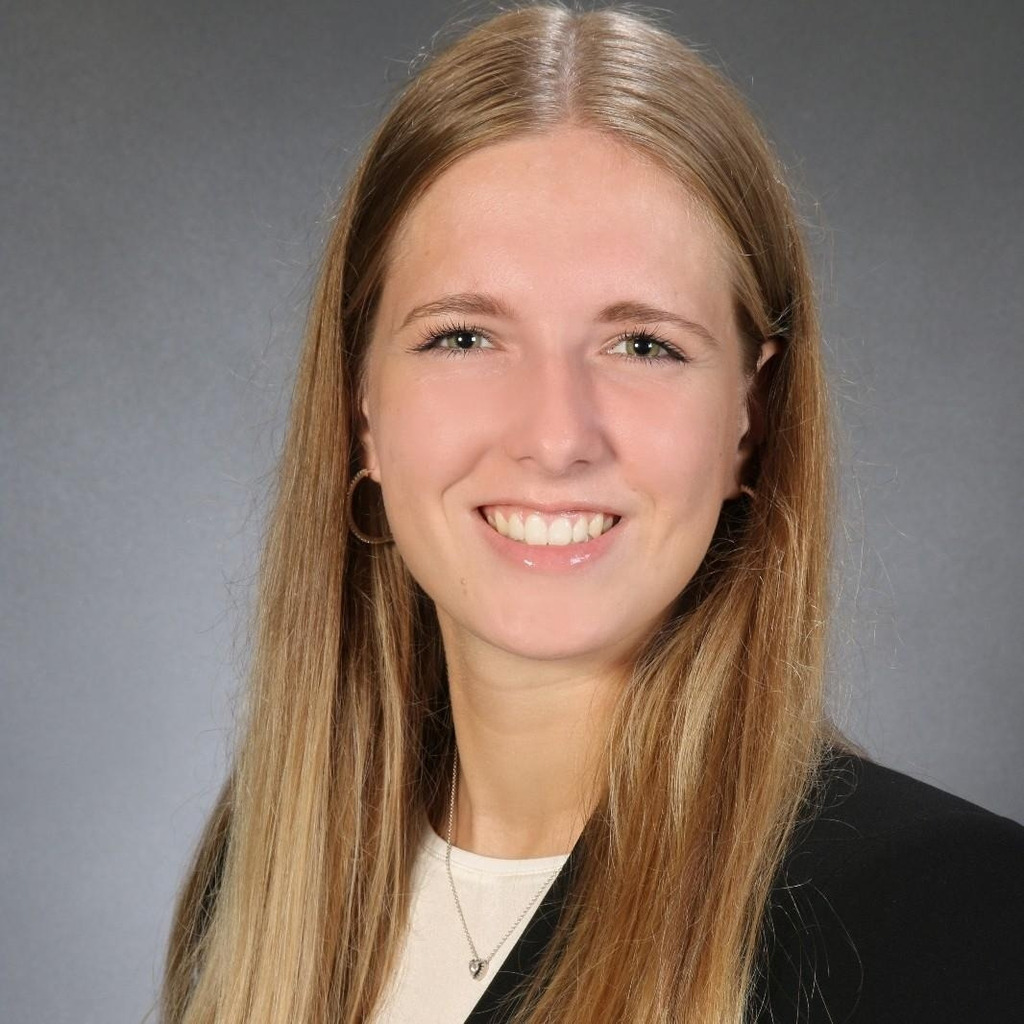 Julia Riederer - Ausbildung zur Industriekauffrau - Josef Rädlinger ...