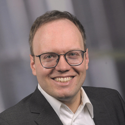 Dr. Konstantin Hallmann