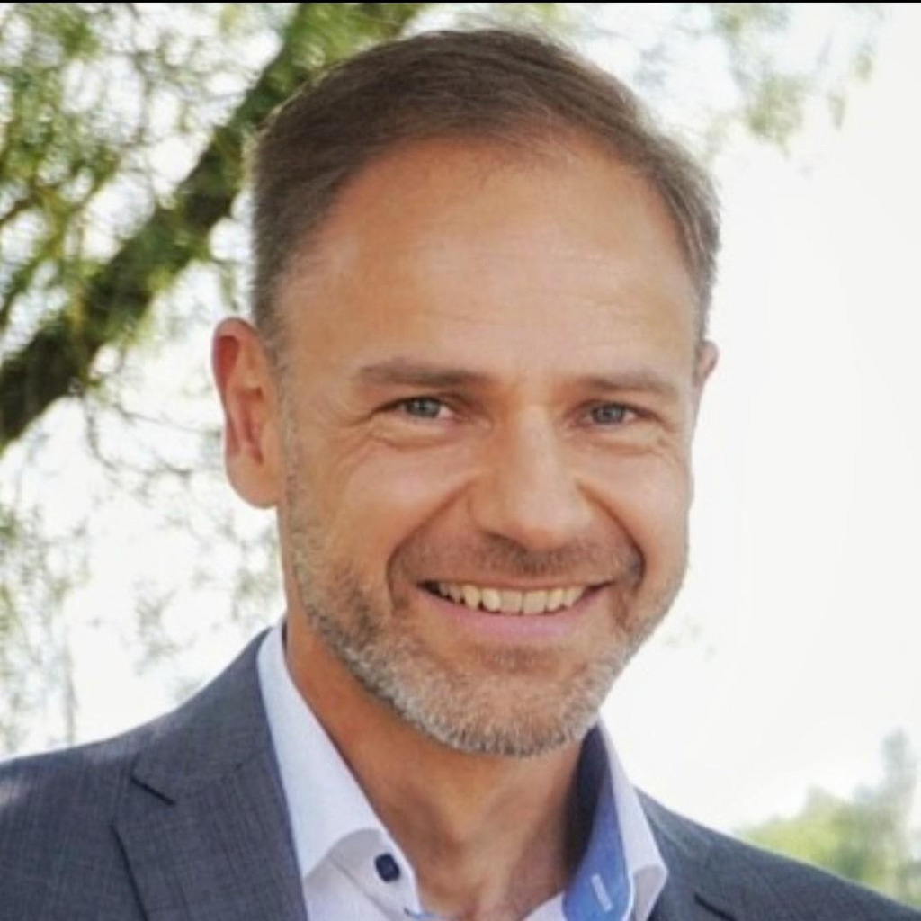 Dipl.Ing. Dennis Jahns Product & Sales Manager Steam Reforming