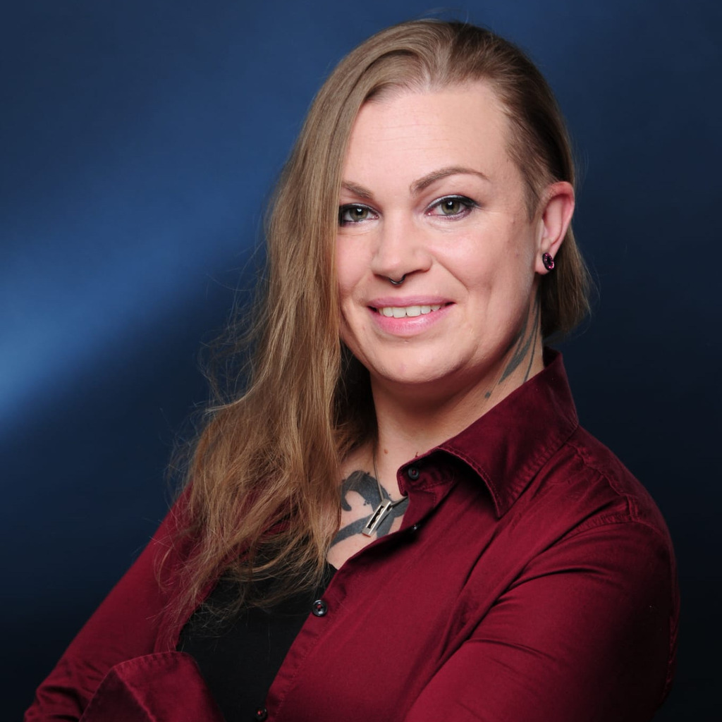 Julia Löschmann Lohnbuchhalterin Sicherheit Nord XING