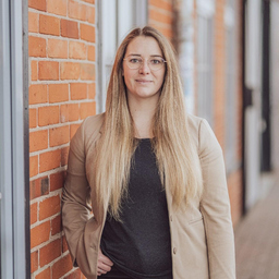 Julia Nevermann 