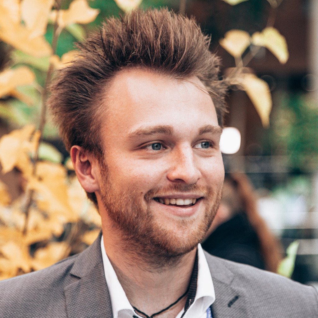 Cornelius Bruns Senior Projektleiter / Brand Manager Bonn