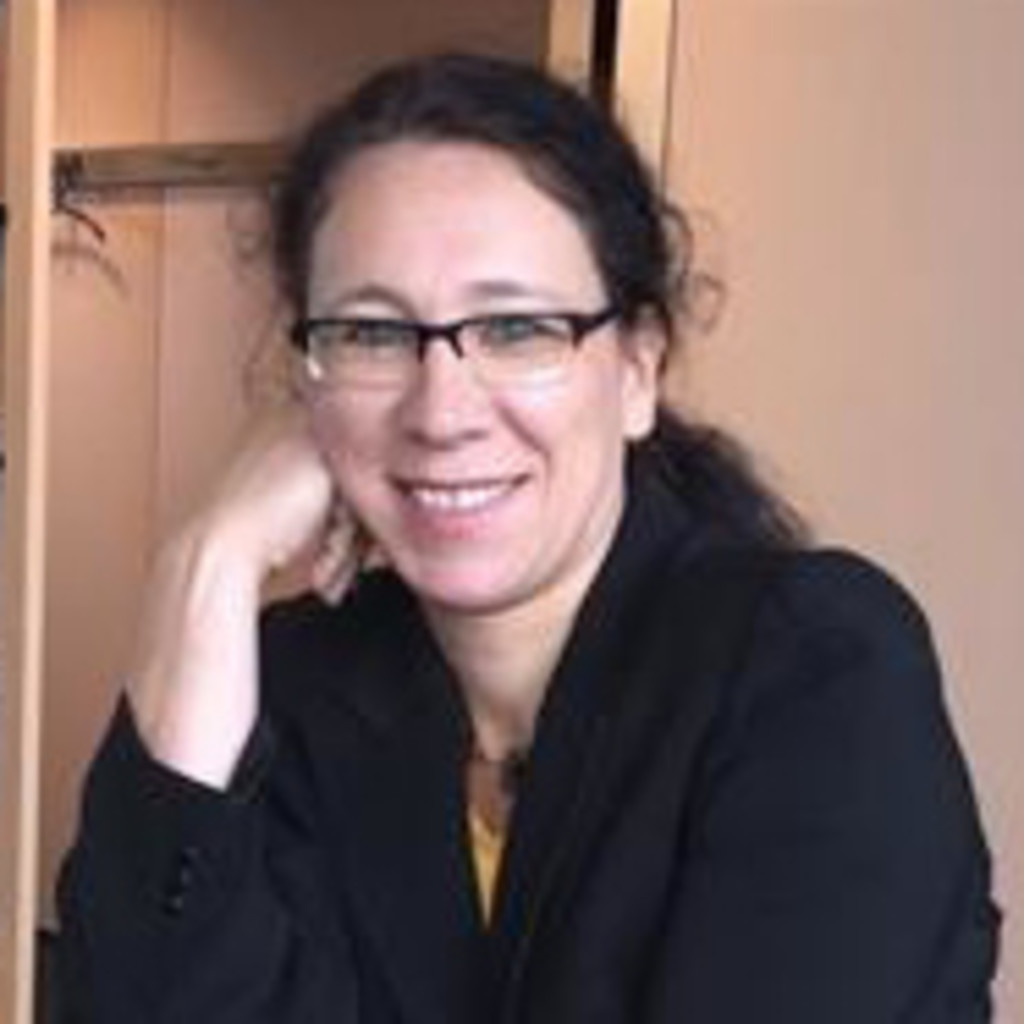 Andrea Kern Sachbearbeiterin EY Ernst & Young XING