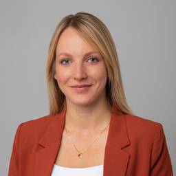 Eva Knoll