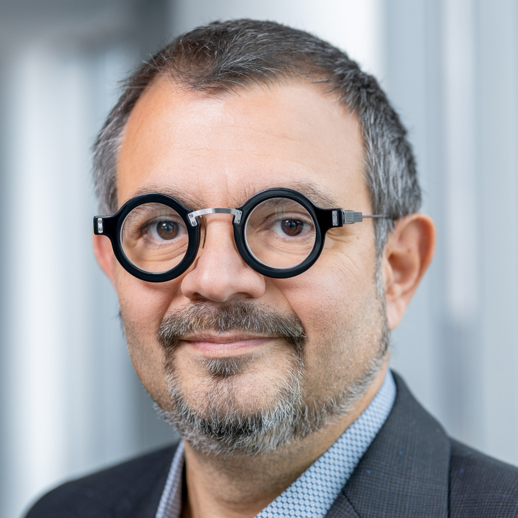 Dr. Massimiliano Cecconi Senior Manager zeb.rolfes.schierenbeck