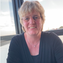 Dr. Julia Kienast