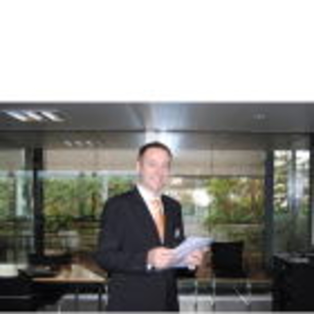 Simon Head Sales, Director Swissquote Bank SA XING