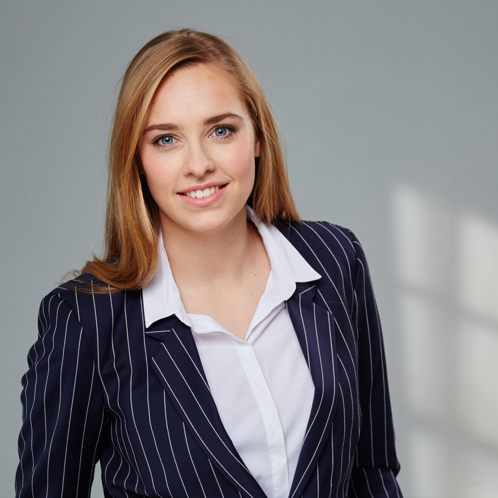 Jasmin Bähr Wine Management OIV MSc XING