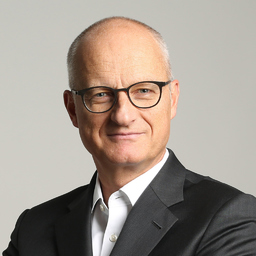 Dr. Axel Geuer