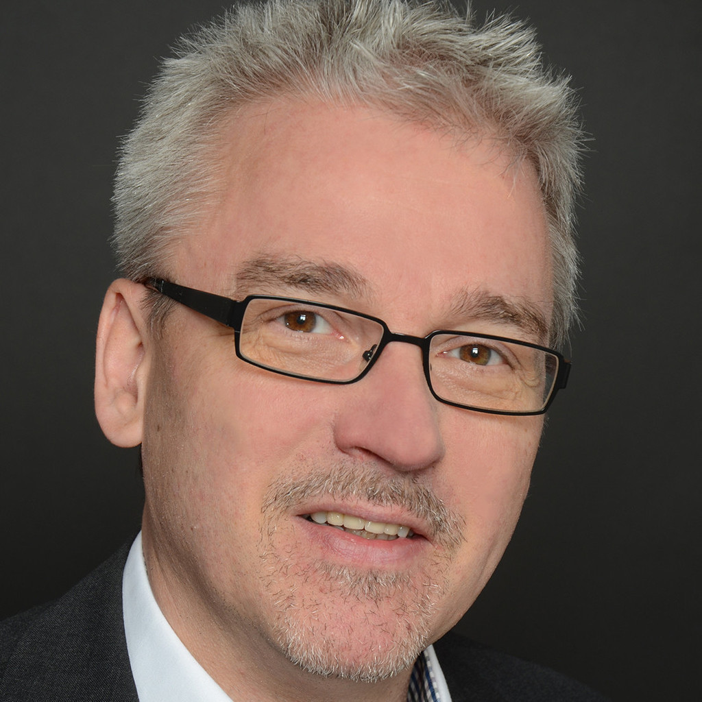 Harald Hoops Consultant Capricorn XING