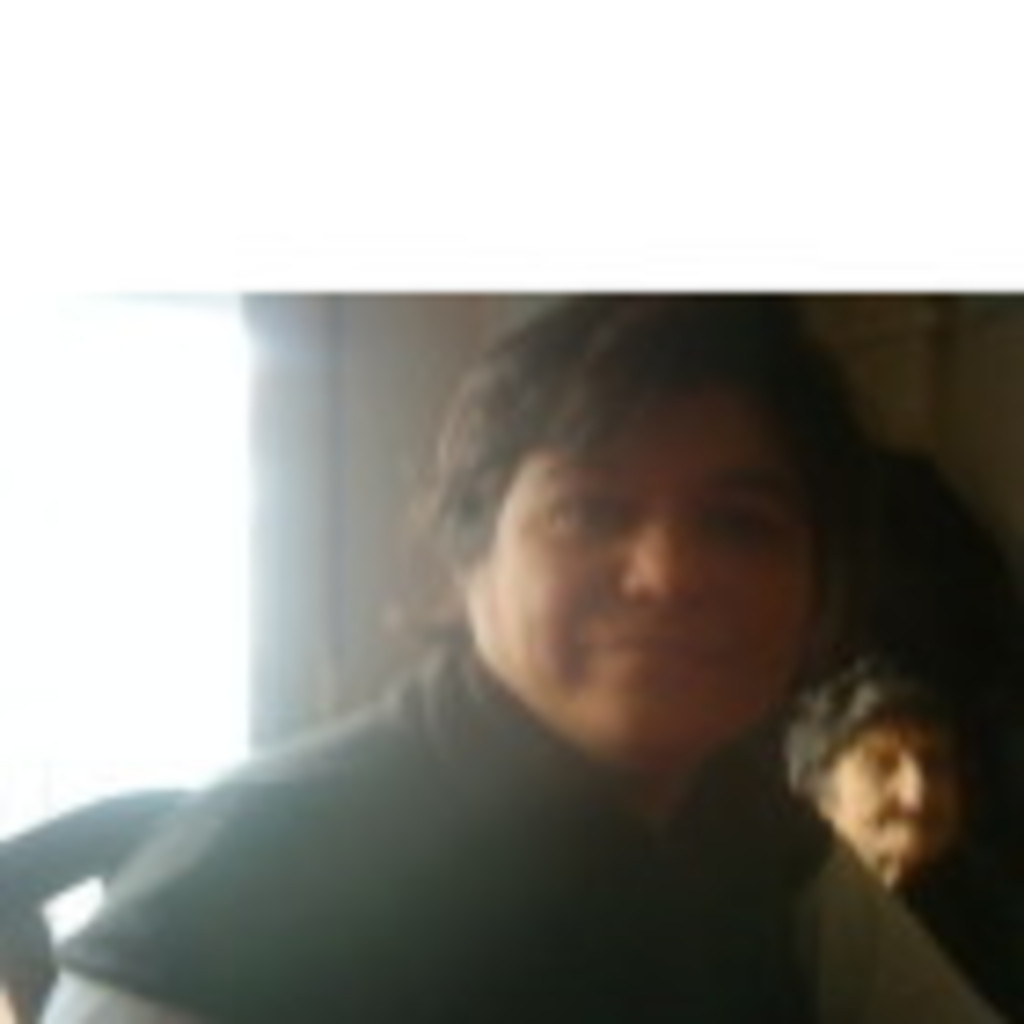 AMPARO JIMENEZ LOPEZ OPERARIA MAQUINA PLANA Y REMALLADORA SAEZ