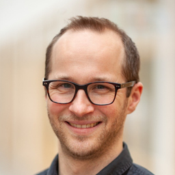 Dr. Julian Petersen