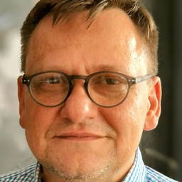 Bernard Pakula