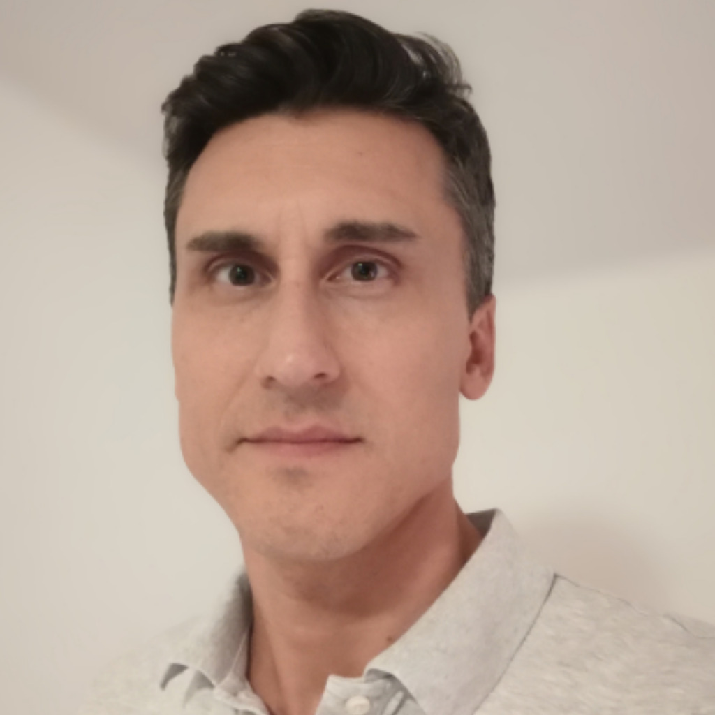 Dr. Peter Hoffmann Marketing Director knuspr XING