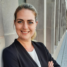 Nadine Schmidt 