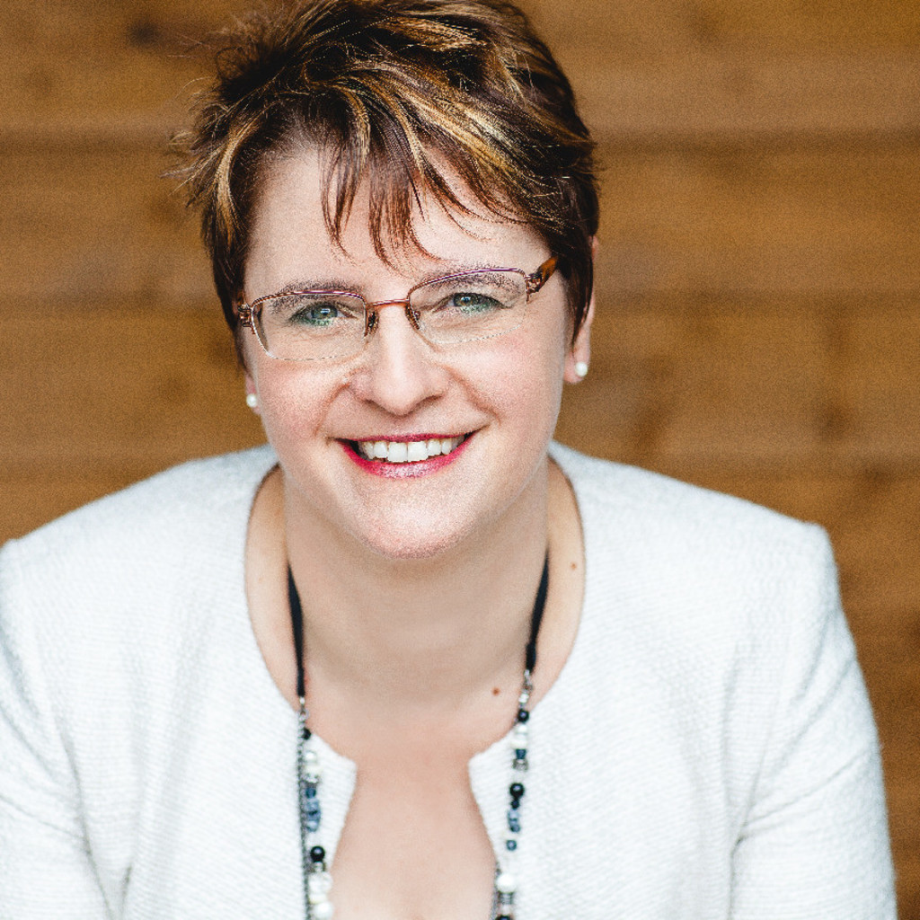 Dipl.Ing. Christine Hempel Head of CRM ressourcenmangel XING