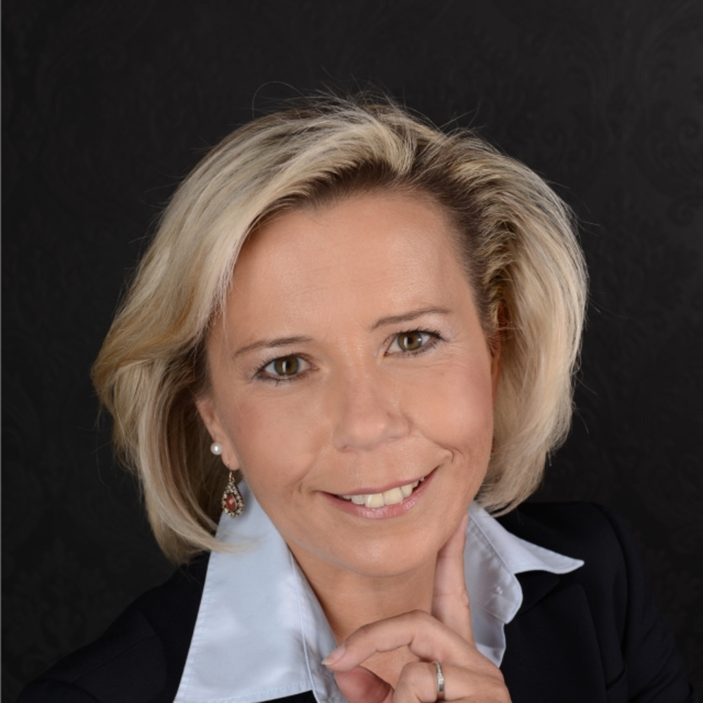 Heike Hornung Sekretärin Bereich Motorsport Gesamtfahrzeugentwicklung