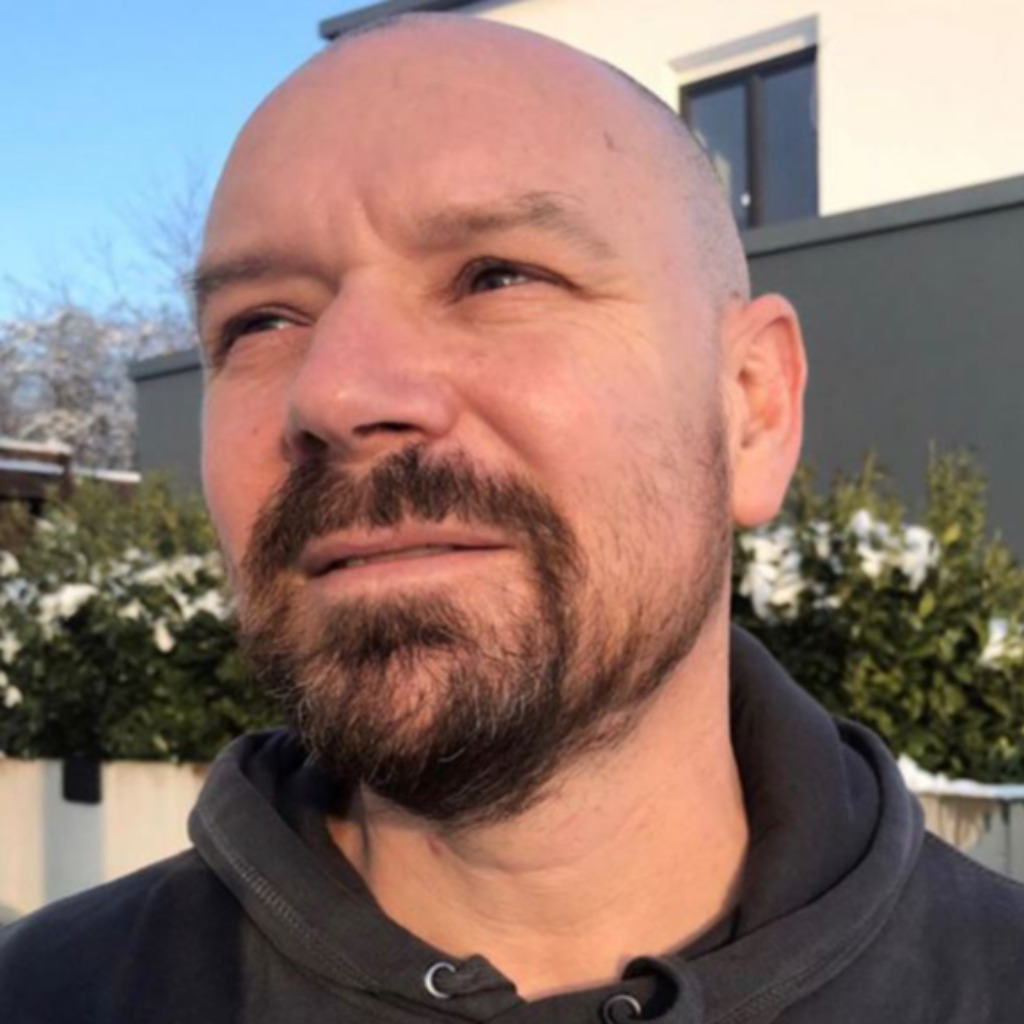 Andreas Thorwarth Product Integrator for BMW curved display (next