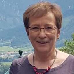 Dr. Anna Hennersperger