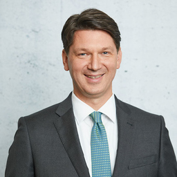 Dr. Gunnar Straube