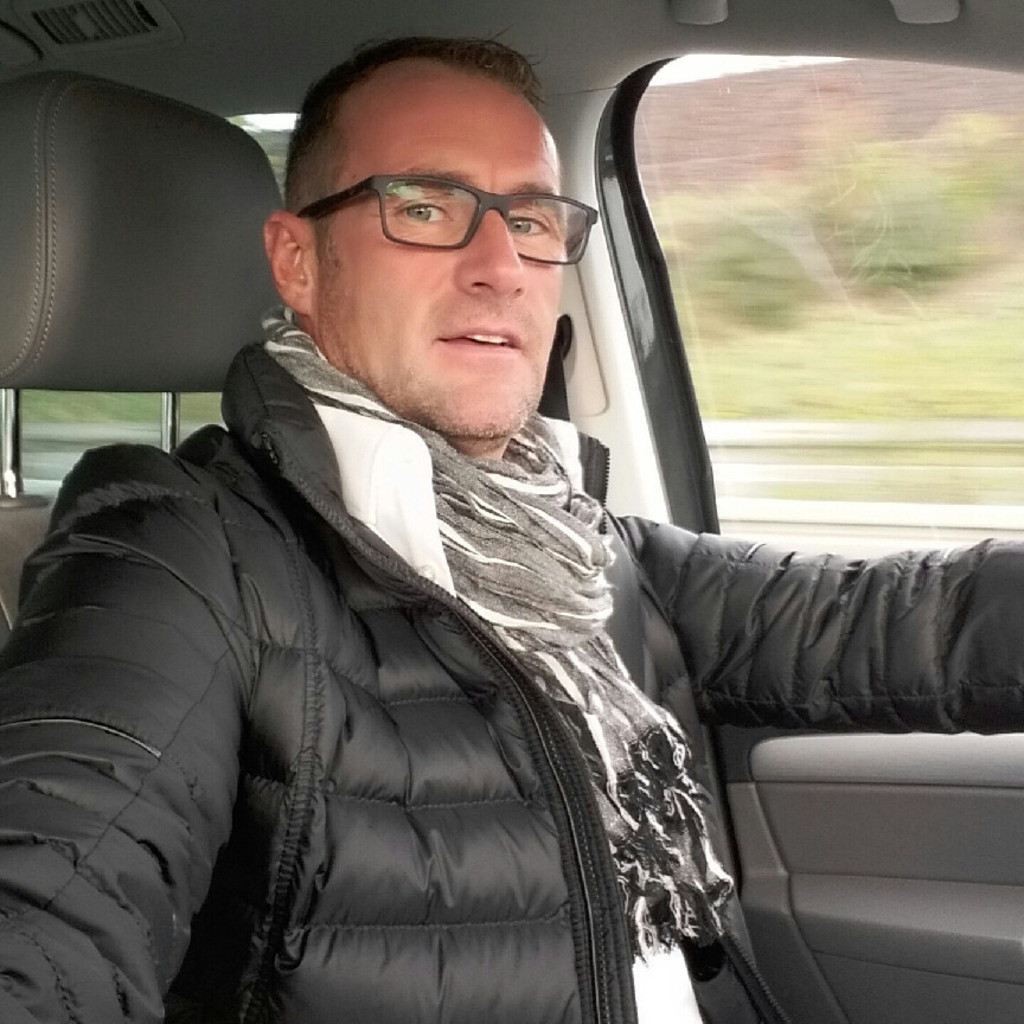 Thomas Caspar Markenrepräsentant RayBan Luxottica Germany GmbH XING