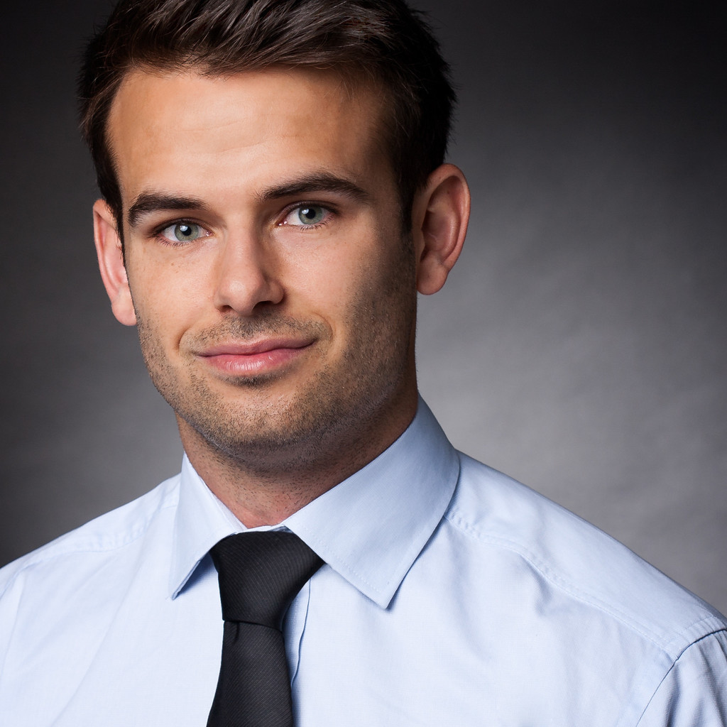 Philipp Hofsäß Entwicklungsingenieur Mercedes Benz AG XING