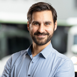 Dr. Julian Sandiano